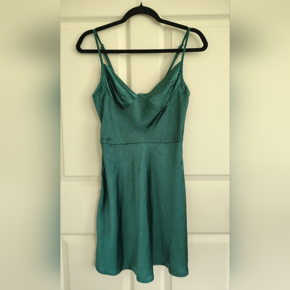 Motel Emerald Green Satin Bustier Fit & Flare Mini Dress, Size Medium - Picture 1 of 4